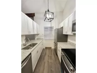 Photo #6: 4104005 Listing