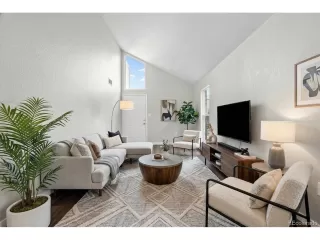 Photo #4: 4105535 Listing