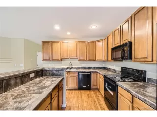 Photo #4: 4106468 Listing