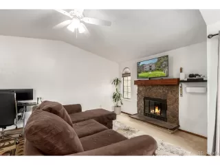 Photo #5: 4112691 Listing