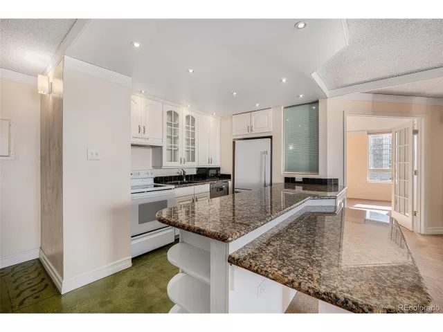 MLS: 4115258 Condo For Sale