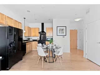 Photo #6: 4115428 Listing