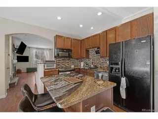 Photo #6: 4119849 Listing