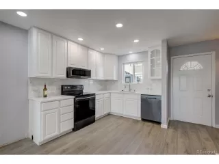 Photo #6: 4120536 Listing