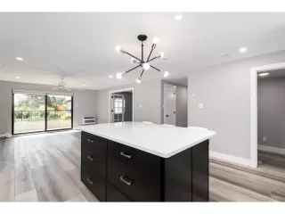 Photo #4: 4123013 Listing