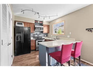 Photo #5: 4127822 Listing