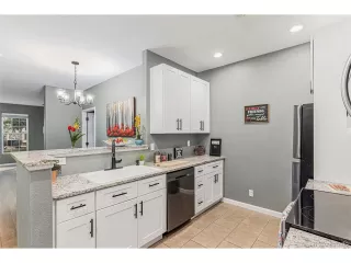 Photo #5: 4128682 Listing