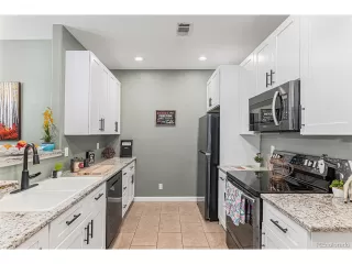 Photo #6: 4128682 Listing