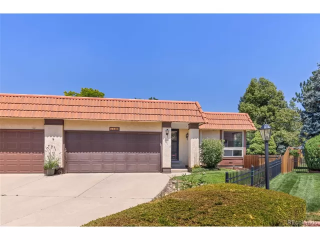 MLS: 4131138 Condo For Sale