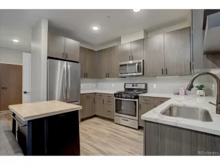 Photo #5: 4132303 Listing