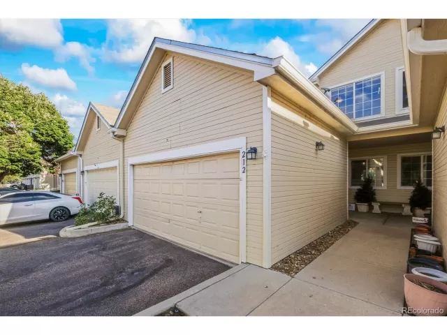 MLS: 4132319 Condo For Sale