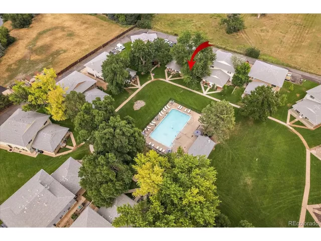 MLS: 4133168 Condo For Sale