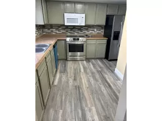 Photo #6: 4133347 Listing