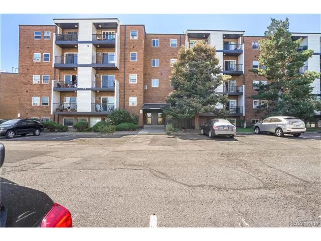 MLS: 4133549 Condo For Sale