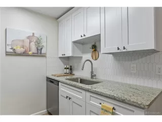 Photo #4: 4133549 Listing