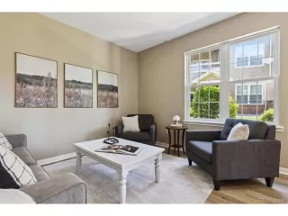 Photo #5: 4133872 Listing