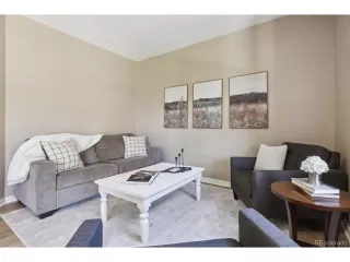 Photo #6: 4133872 Listing