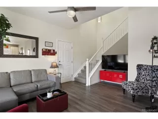 Photo #5: 4134518 Listing