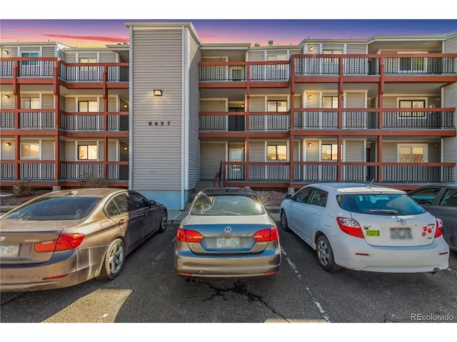 MLS: 4136549 Condo For Sale