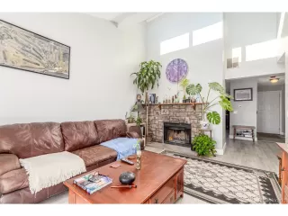 Photo #6: 4136549 Listing