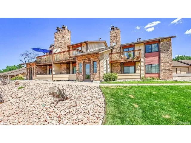 MLS: 4137424 Condo For Sale