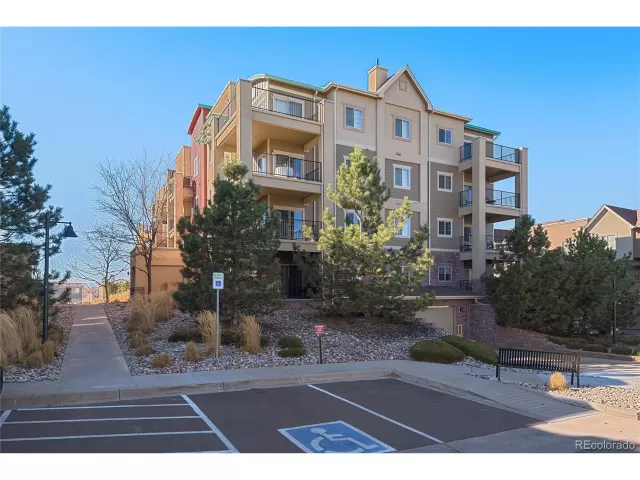 MLS: 4137733 Condo For Sale