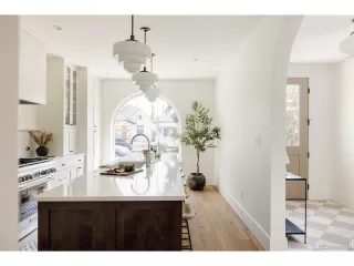 Photo #6: 4140902 Listing