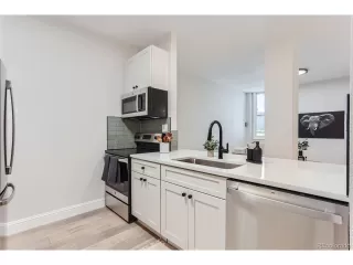 Photo #3: 4148566 Listing