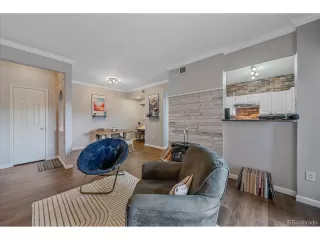 Photo #5: 4148571 Listing