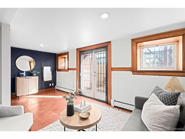 MLS: 4149526 Condo For Sale