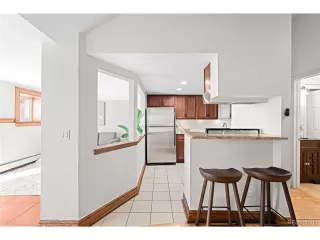 Photo #6: 4149526 Listing