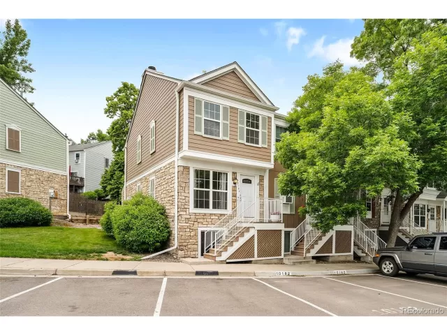 MLS: 4157271 Condo For Sale