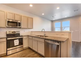 Photo #4: 4157781 Listing