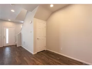 Photo #5: 4157781 Listing