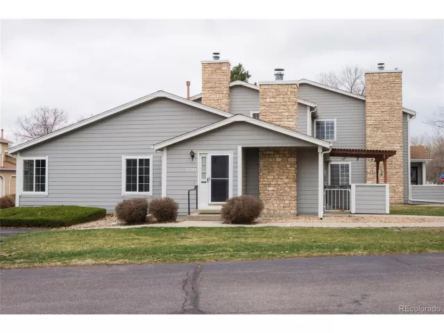 MLS: 4160665 Condo For Sale