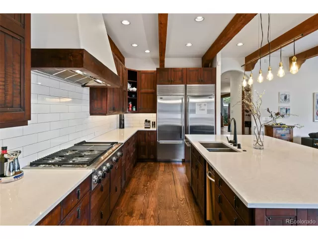 MLS: 4165432 Condo For Sale