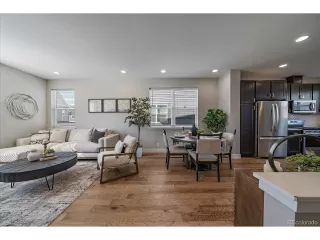 Photo #5: 4165505 Listing 