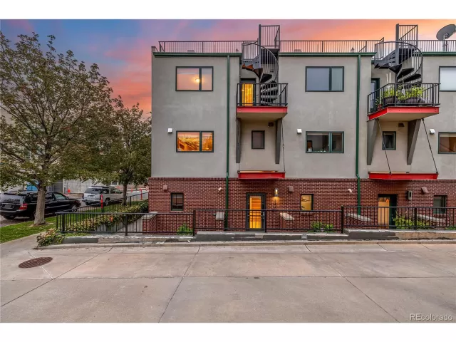 MLS: 4165945 Condo For Sale