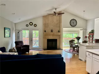 Photo #3: 4166537 Listing