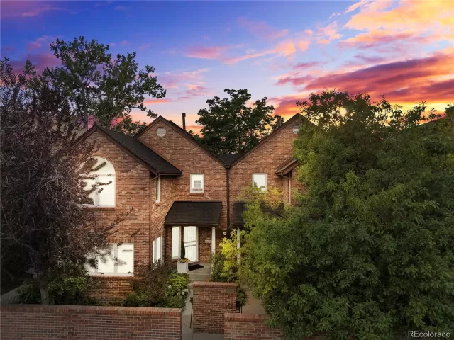 MLS: 4168020 Condo For Sale