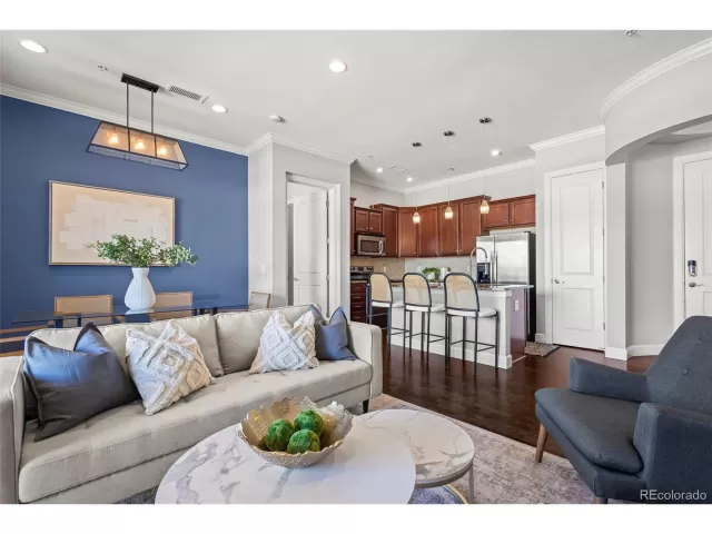 MLS: 4168684 Condo For Sale