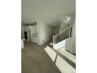 Photo #6: 4169445 Listing