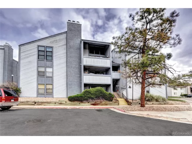 MLS: 4174749 Condo For Sale