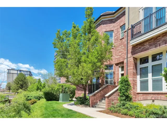 MLS: 4176878 Condo For Sale