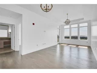 Photo #6: 4179085 Listing