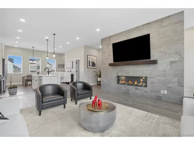 MLS: 4185784 Condo For Sale