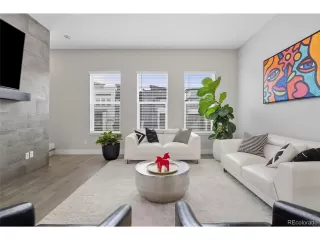 Photo #6: 4185784 Listing