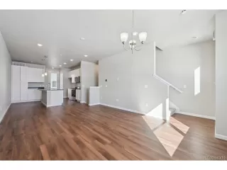 Photo #6: 4192554 Listing