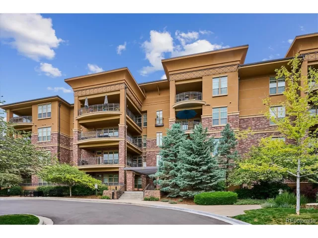 MLS: 4194151 Condo For Sale