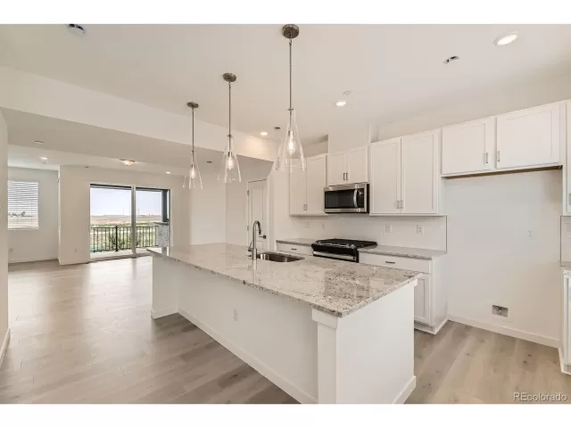 MLS: 4196049 Condo For Sale